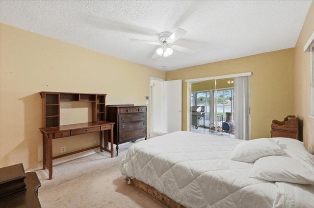 9401 NW 70 Place, Tamarac, FL 33321