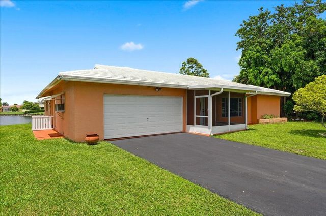 9401 NW 70 Place, Tamarac, FL 33321