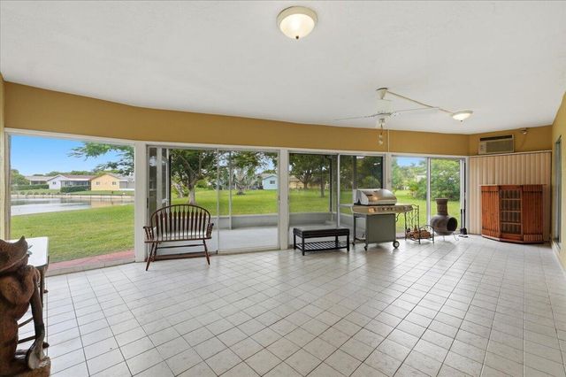 9401 NW 70 Place, Tamarac, FL 33321