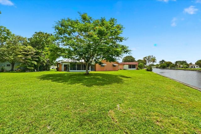 9401 NW 70 Place, Tamarac, FL 33321