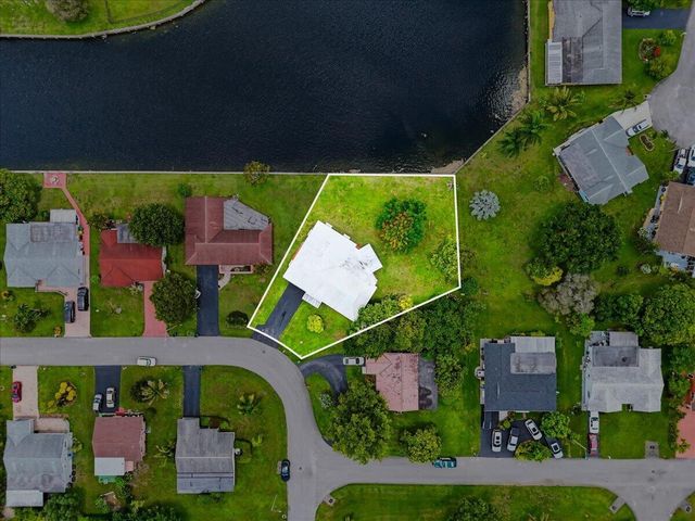 9401 NW 70 Place, Tamarac, FL 33321