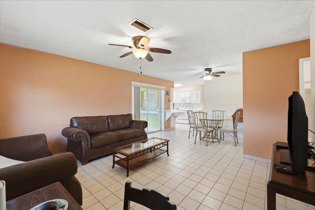 9401 NW 70 Place, Tamarac, FL 33321