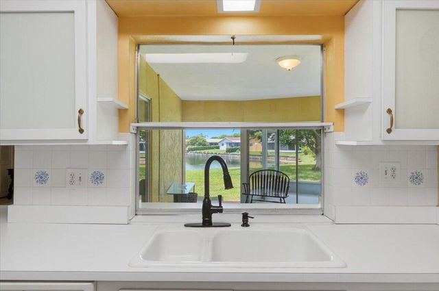 9401 NW 70 Place, Tamarac, FL 33321