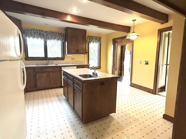 795 Broadway Avenue S, Cokato, MN 55321