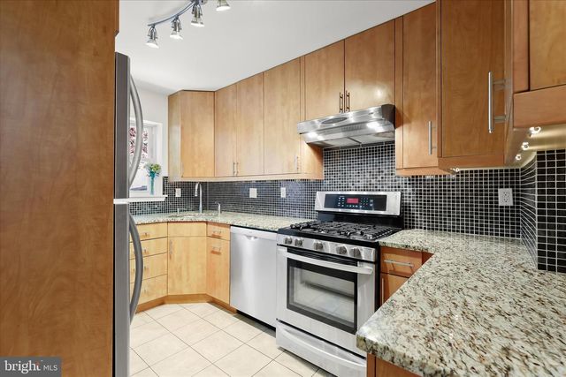 112 W LEE ST, Baltimore, MD 21201