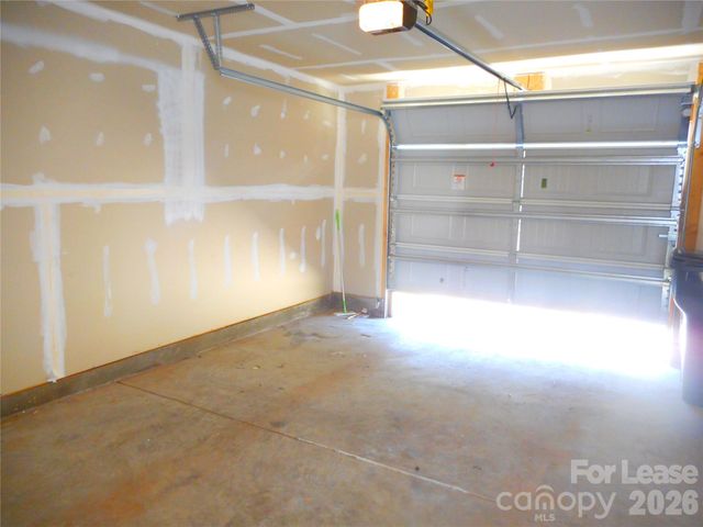 12715 Wandering Brook Drive, Charlotte, NC 28273