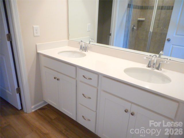 12715 Wandering Brook Drive, Charlotte, NC 28273