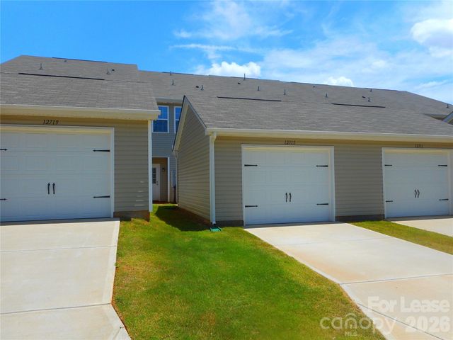 12715 Wandering Brook Drive, Charlotte, NC 28273