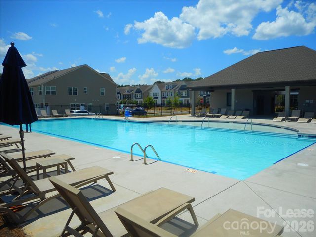 12715 Wandering Brook Drive, Charlotte, NC 28273