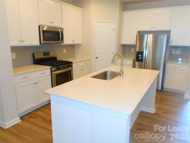 12715 Wandering Brook Drive, Charlotte, NC 28273