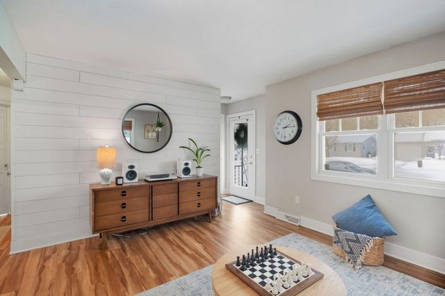 82 James Street NE, Rockford, MI 49341