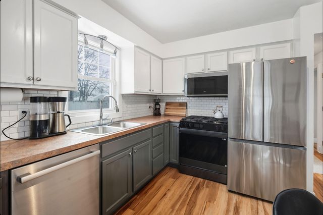 82 James Street NE, Rockford, MI 49341