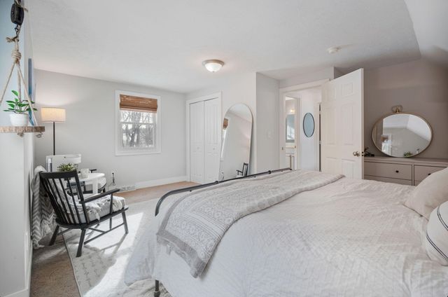 82 James Street NE, Rockford, MI 49341