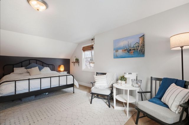 82 James Street NE, Rockford, MI 49341