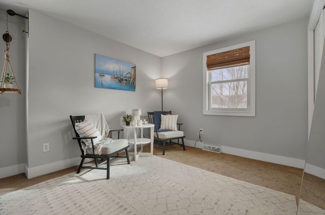 82 James Street NE, Rockford, MI 49341