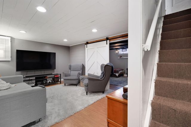 82 James Street NE, Rockford, MI 49341