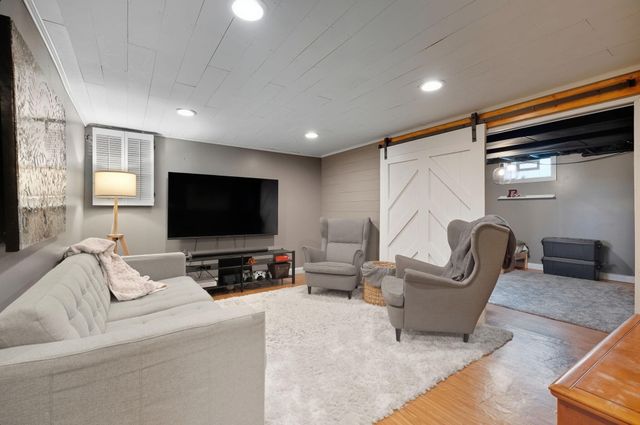 82 James Street NE, Rockford, MI 49341