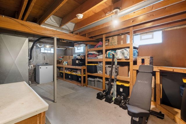 82 James Street NE, Rockford, MI 49341