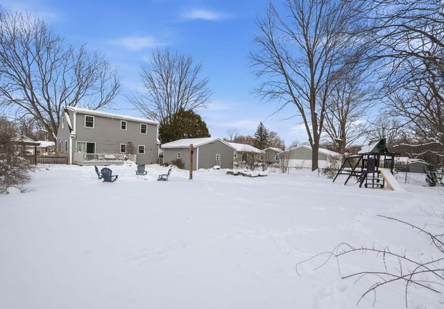 82 James Street NE, Rockford, MI 49341