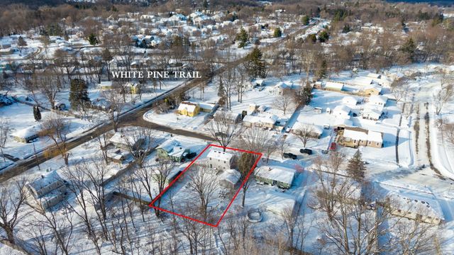 82 James Street NE, Rockford, MI 49341