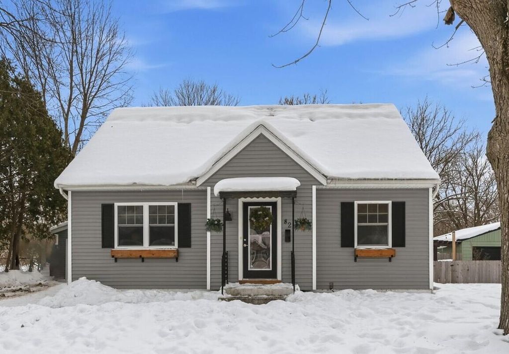 82 James Street NE, Rockford, MI 49341