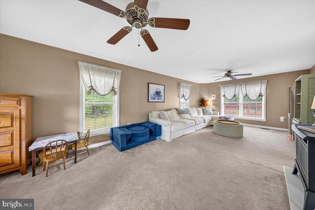 33 BOGEY LN, Bumpass, VA 23024