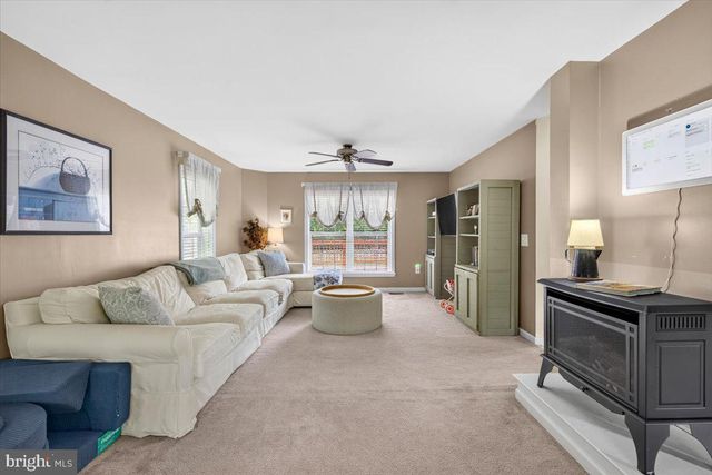 33 BOGEY LN, Bumpass, VA 23024
