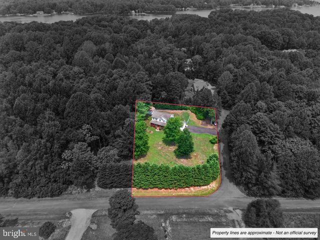 33 BOGEY LN, Bumpass, VA 23024