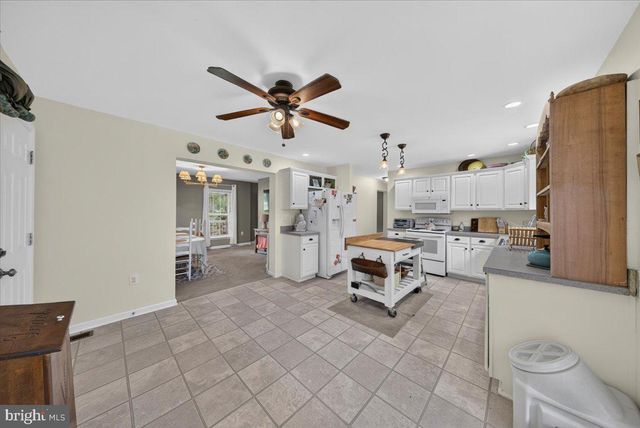 33 BOGEY LN, Bumpass, VA 23024