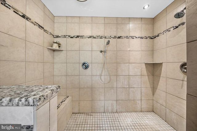 33 BOGEY LN, Bumpass, VA 23024