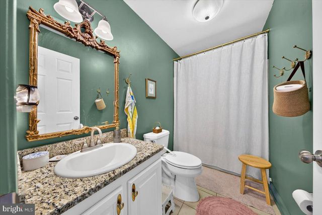 33 BOGEY LN, Bumpass, VA 23024