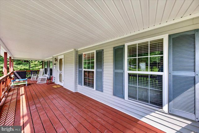 33 BOGEY LN, Bumpass, VA 23024