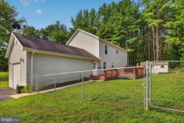 33 BOGEY LN, Bumpass, VA 23024