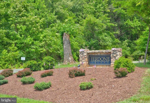 33 BOGEY LN, Bumpass, VA 23024