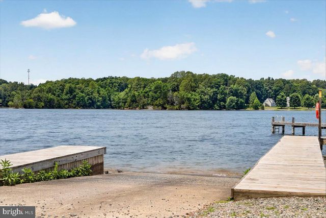 33 BOGEY LN, Bumpass, VA 23024