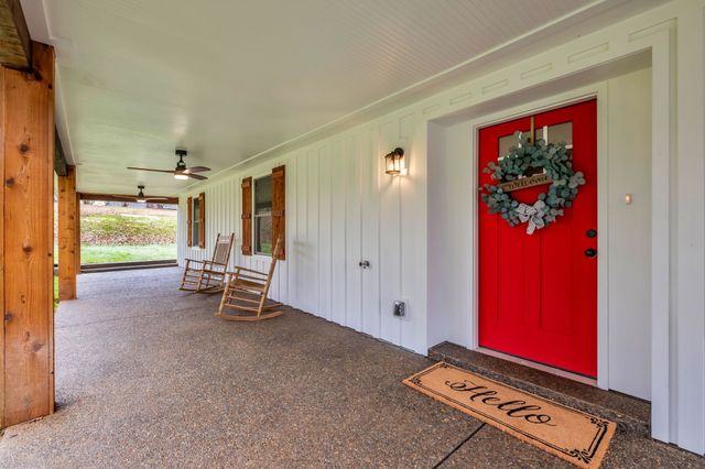 372 Lee Rd, Cottontown, TN 37048