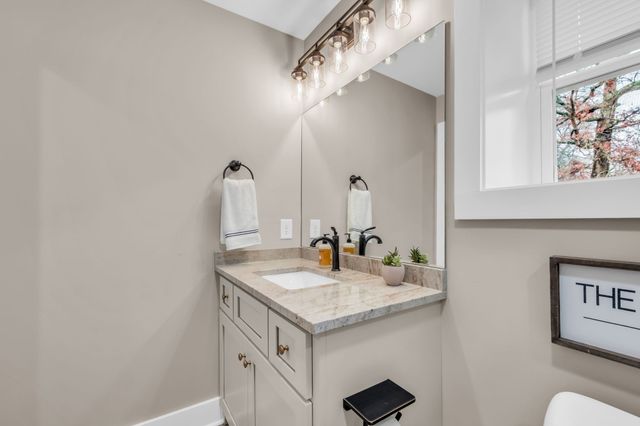 372 Lee Rd, Cottontown, TN 37048