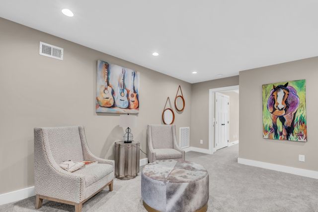 372 Lee Rd, Cottontown, TN 37048