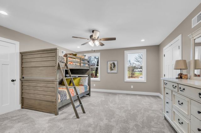 372 Lee Rd, Cottontown, TN 37048