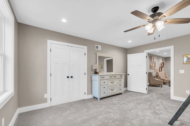 372 Lee Rd, Cottontown, TN 37048