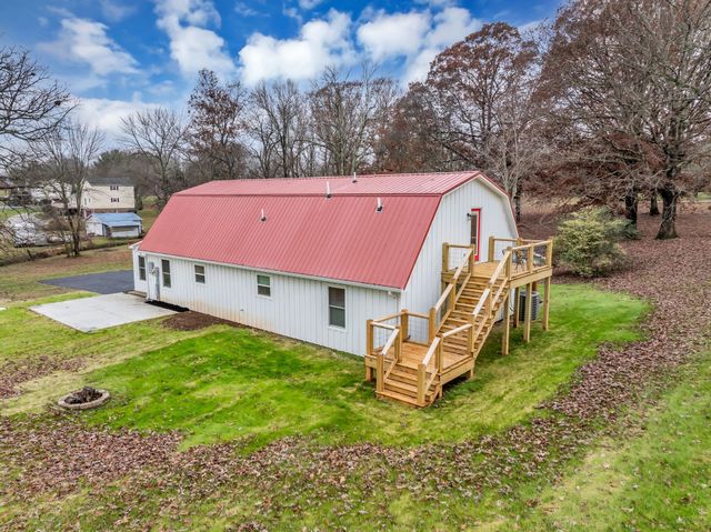 372 Lee Rd, Cottontown, TN 37048