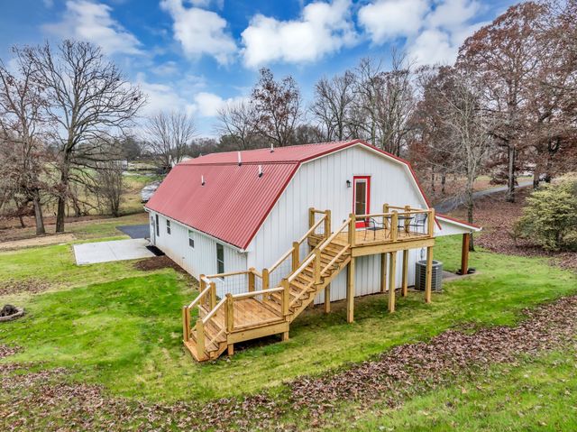 372 Lee Rd, Cottontown, TN 37048