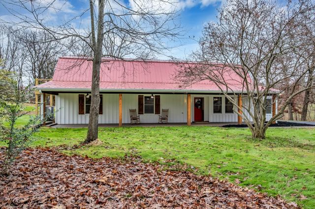 372 Lee Rd, Cottontown, TN 37048