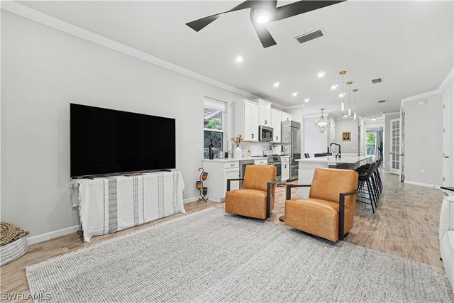 4558 Arboretum CIR 104, Naples, FL 34112