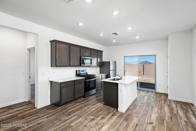 7666 S Wild Prairie Drive, Tucson, AZ 85757