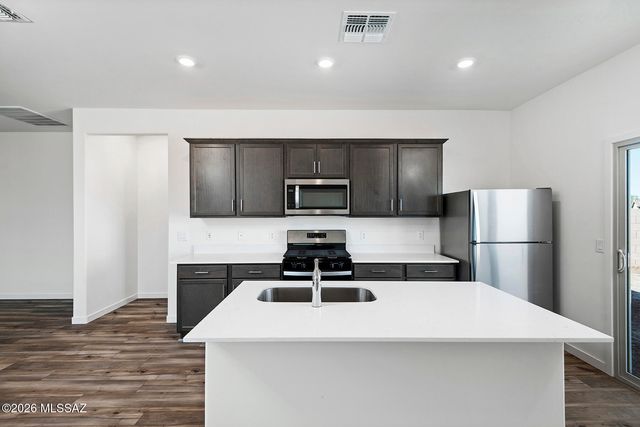 7666 S Wild Prairie Drive, Tucson, AZ 85757