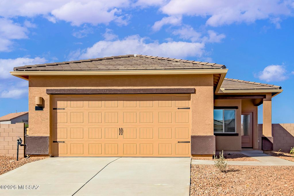 7666 S Wild Prairie Drive, Tucson, AZ 85757