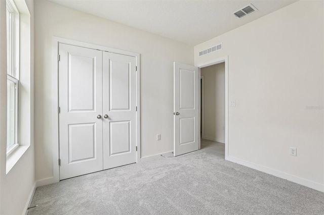 1940 DIAMOND HEAD CIRCLE, Haines City, FL 33844