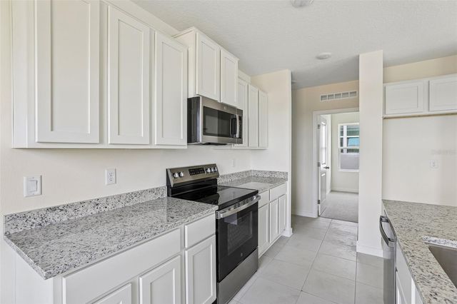 1940 DIAMOND HEAD CIRCLE, Haines City, FL 33844
