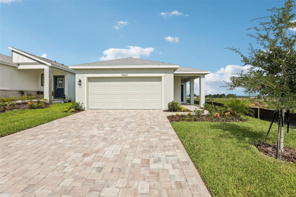 1940 DIAMOND HEAD CIRCLE, Haines City, FL 33844